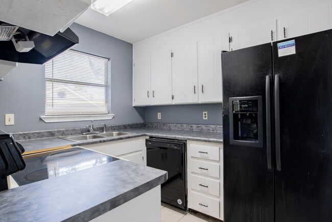 Building Photo - 6908 Weatherwood Pl