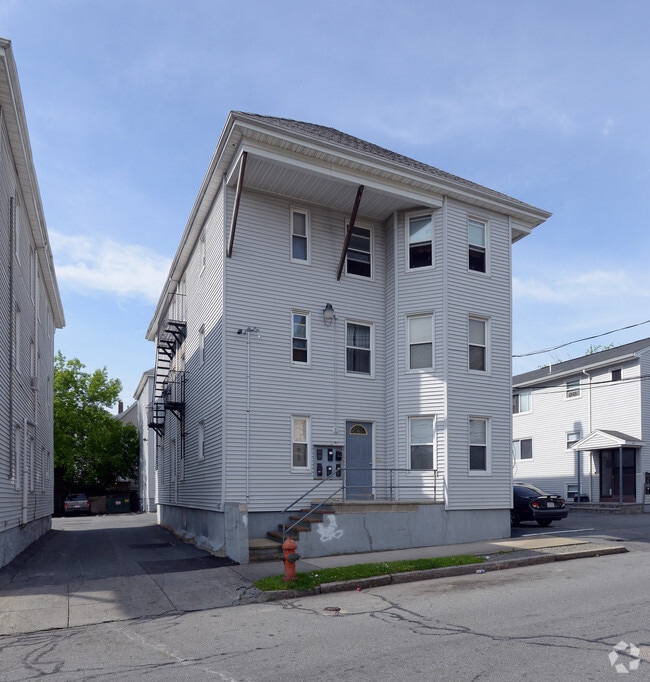 Primary Photo - 56-58 Deane St