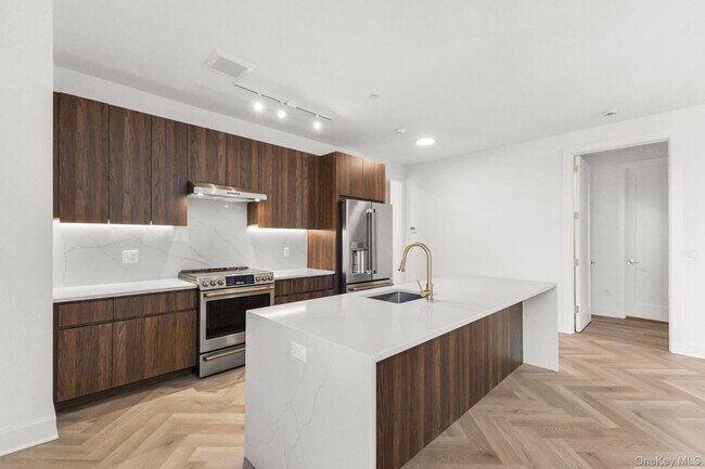 Building Photo - 100 E Putnam Ave