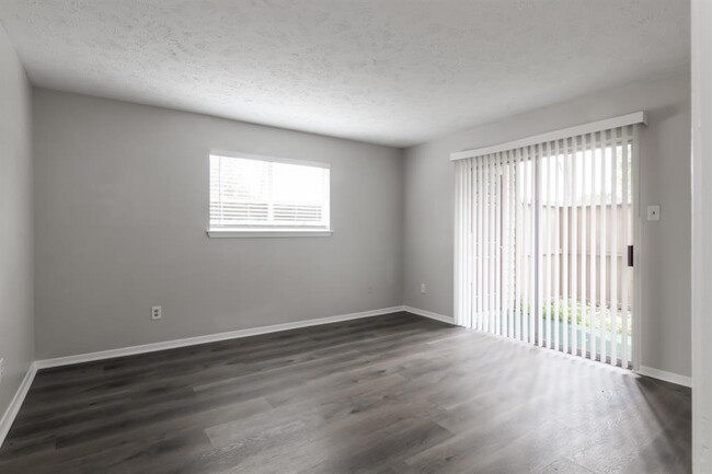 Building Photo - 10555 Turtlewood Ct