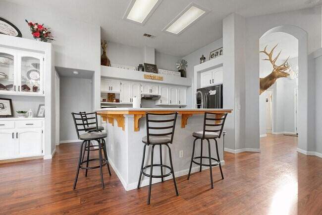 Building Photo - 1550 N Rio Vista Ct