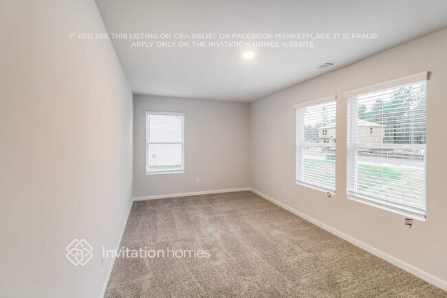 Building Photo - 393 Amelia Ln