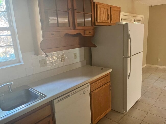 Building Photo - Cute 2 Bed/1.5Bath Home in the Heart of We...