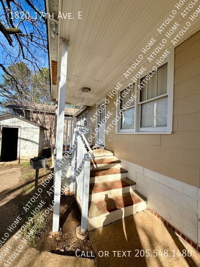 Building Photo - 1820 17th Ave E