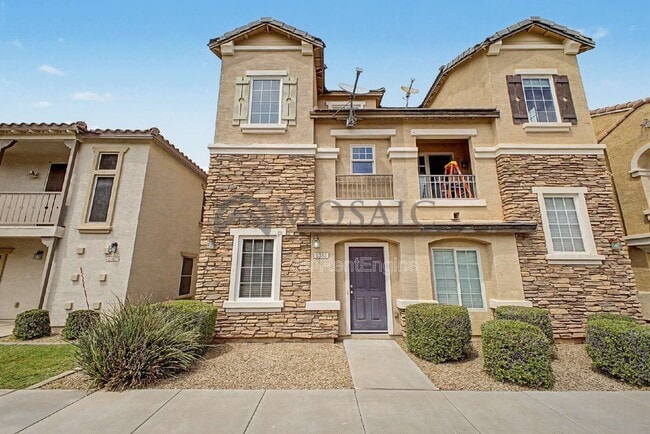 Building Photo - 1384 S Sabino Dr