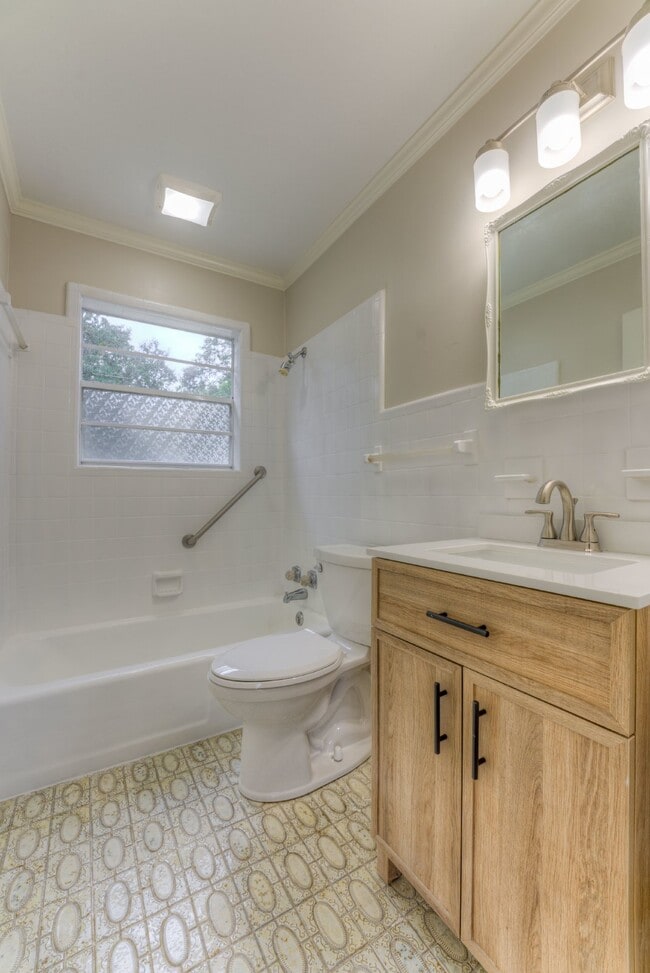 Building Photo - Charming 3-Bedroom Home with Modern Upgrades and Spacious Backyard in a Peaceful Neighborhood