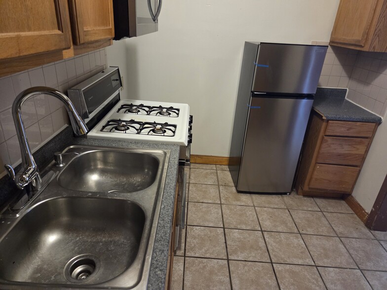 Kitchen - 610 W Wisconsin Ave