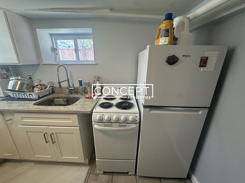 Primary Photo - 50 Wyvern St