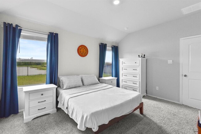 Building Photo - 13904 Great Pnes Ct