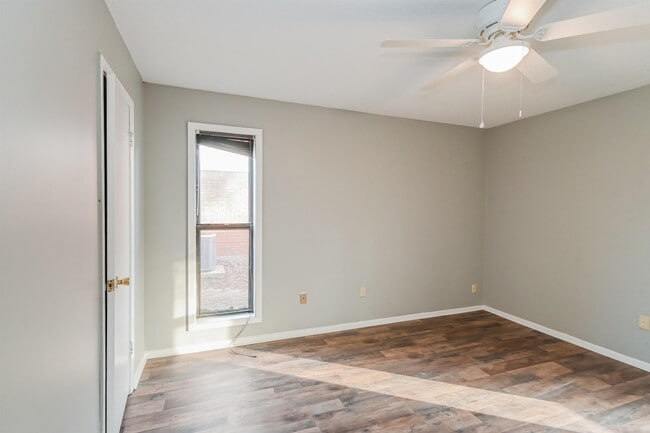 Building Photo - 4332 Thistleway Dr