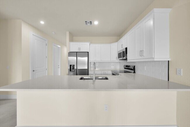 Building Photo - 2102 Andalusia Blvd