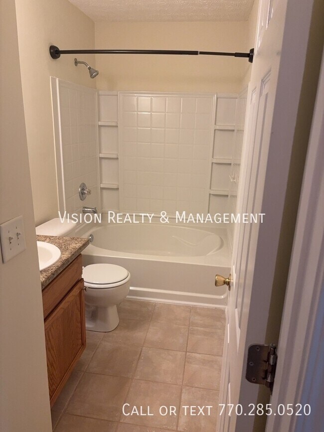 Building Photo - 2443 Tolliver Dr