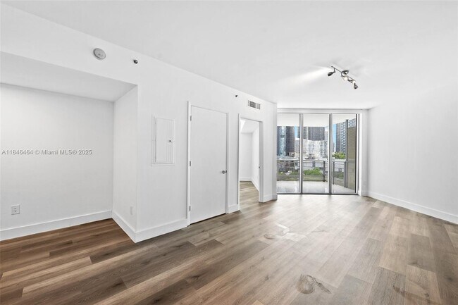 Building Photo - 350 S Miami Ave