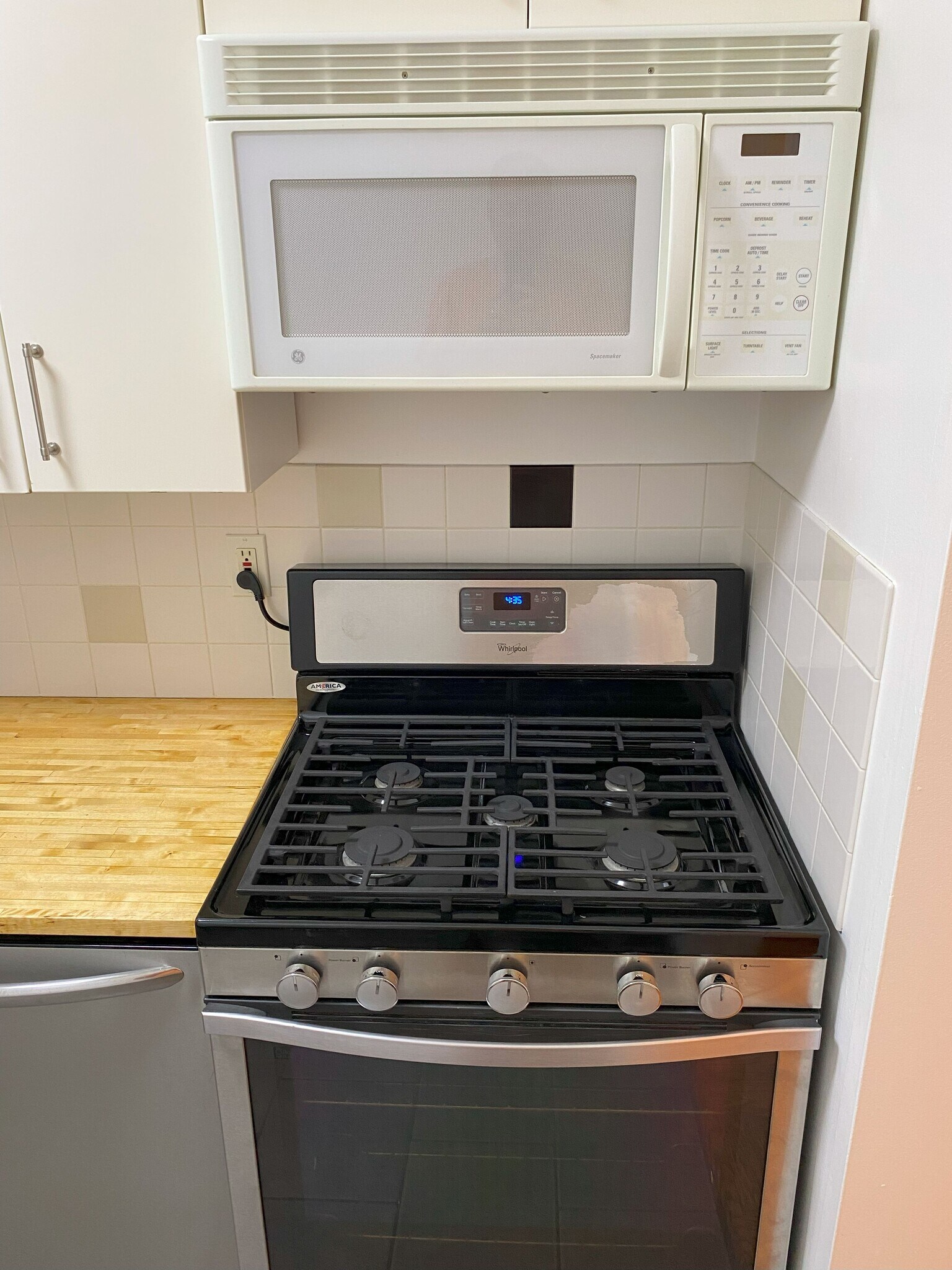 Kitchen - 2755 Ordway St NW