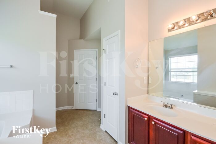 Building Photo - 7125 Bedrock Cir