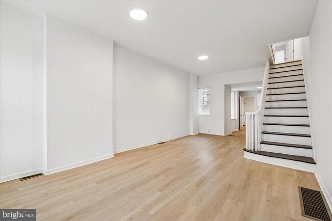 Primary Photo - 2508 N Sartain St