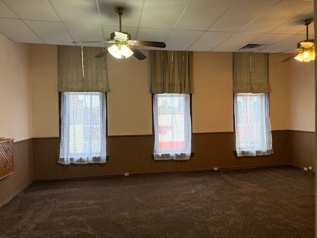 Building Photo - 111 N Market St