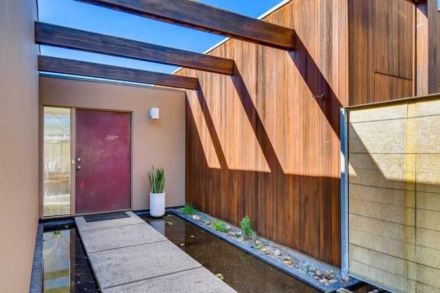 Building Photo - 3066 Nile St