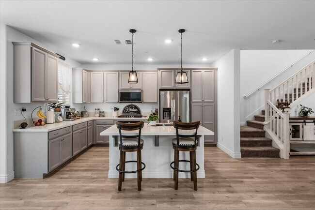 Building Photo - 2717 N Cove Dr
