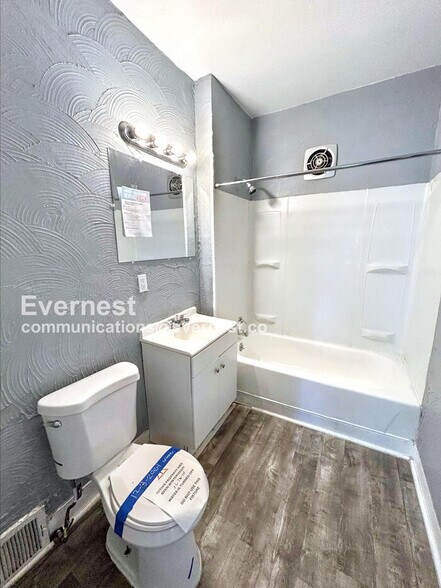 Building Photo - 3378 E 135th St