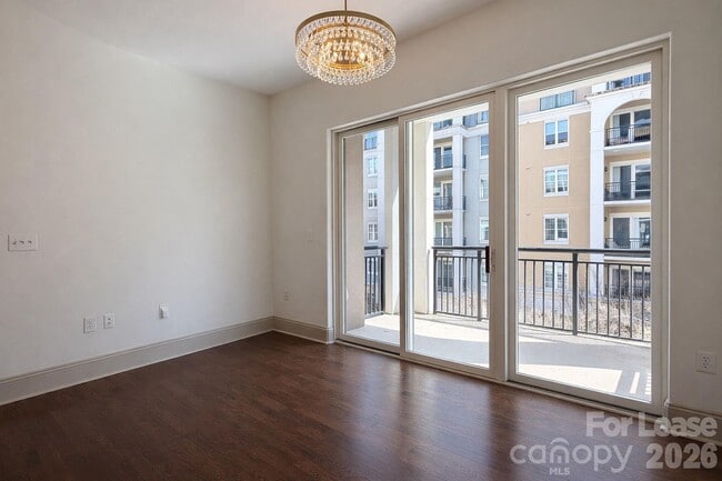 Building Photo - 4620 Piedmont Row Dr