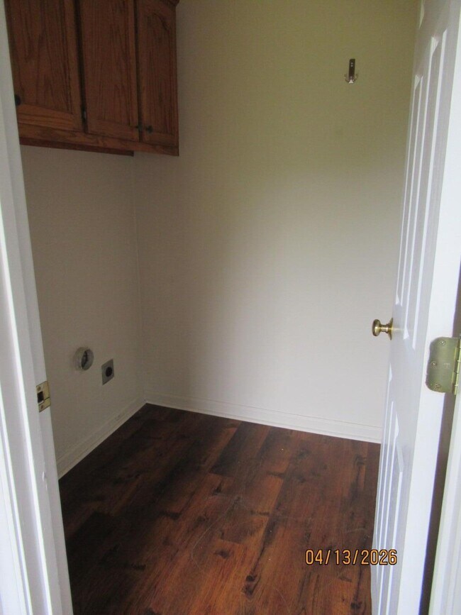 Building Photo - 3590 Oleander Dr