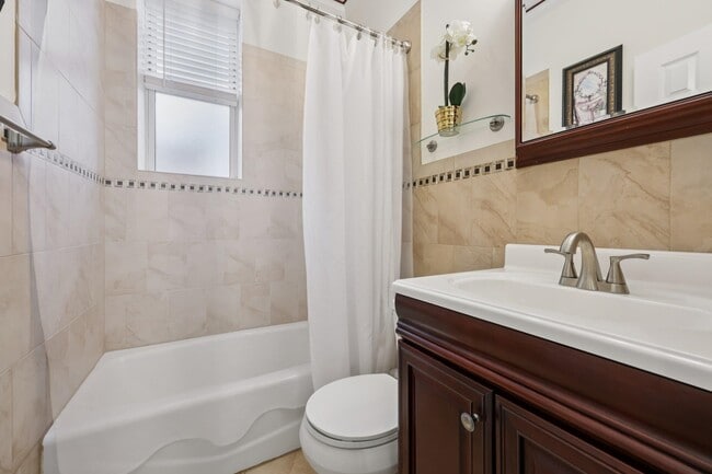 Building Photo - 239 Desoto Pl