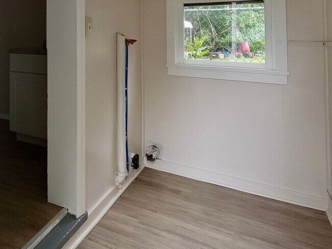 Building Photo - One Bedroom Detached House FOR RENT in Bridgeton, NJ $1150