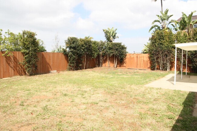 Building Photo - 3 Bedroom House in Clairmont - Complete Remodel