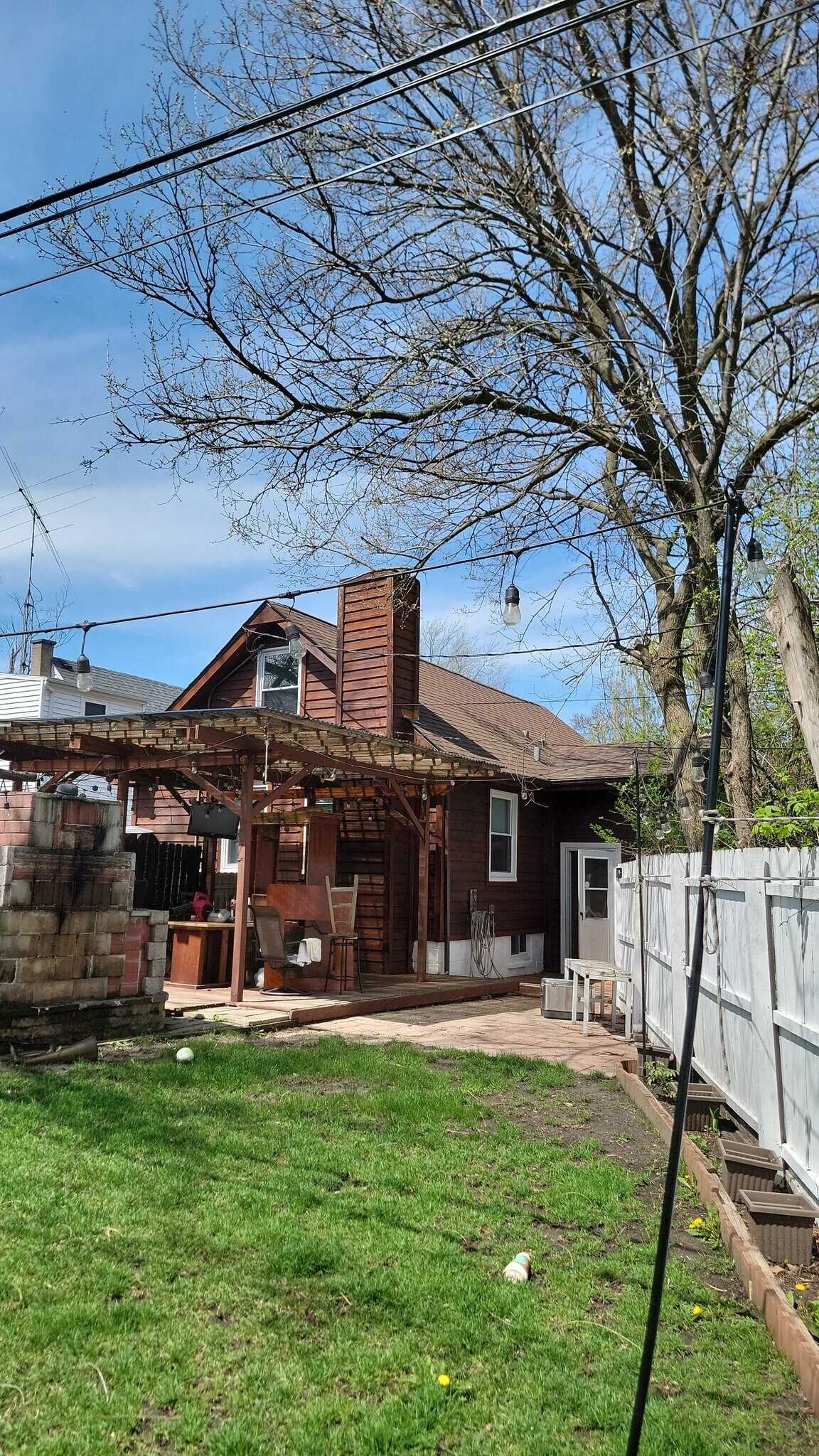 Building Photo - 1531 Walnut Dr