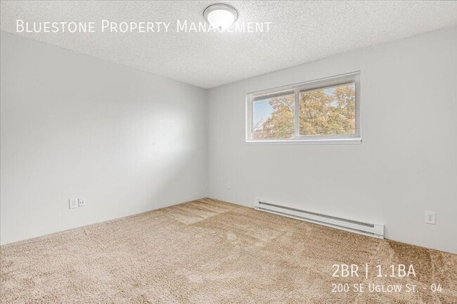Building Photo - 200 SE Uglow St