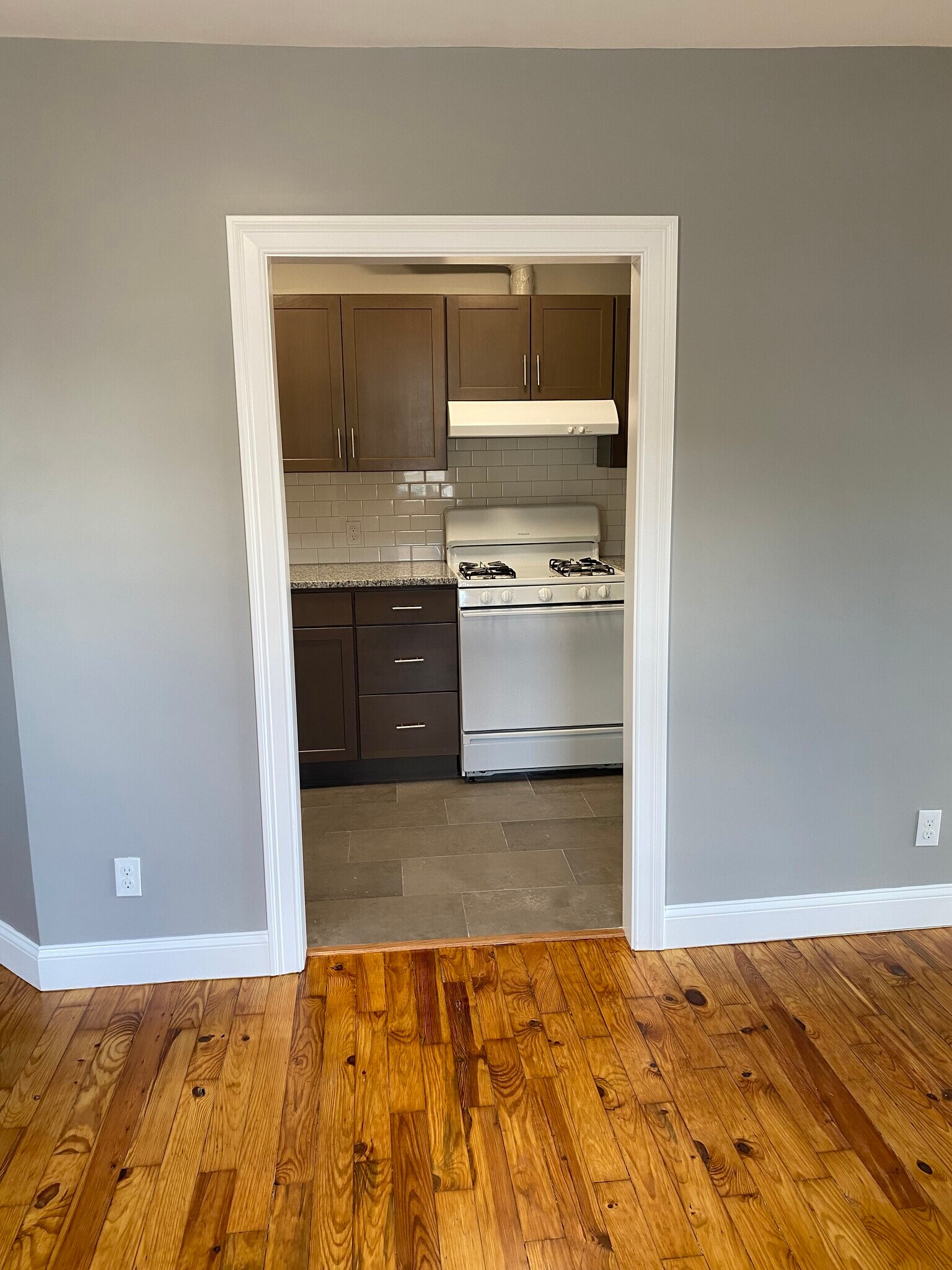 Building Photo - 1190 Plymouth Ave