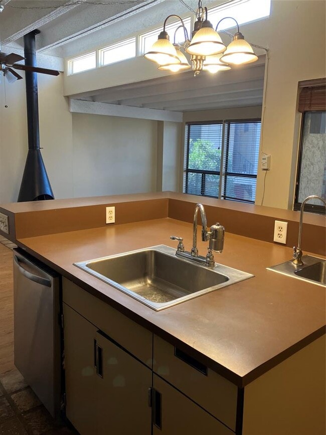 Building Photo - 5806 Circulo Dr