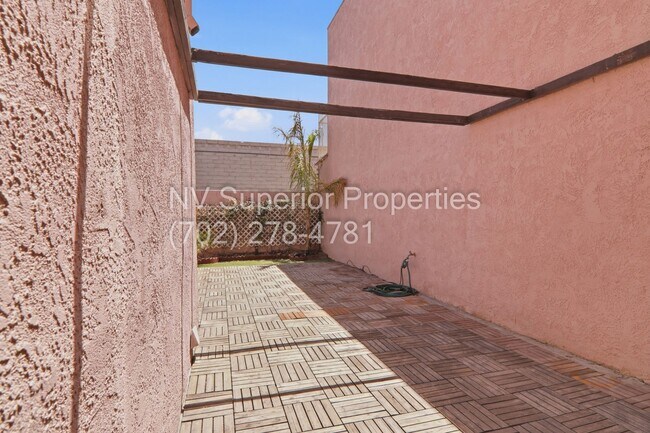 Building Photo - 2274 E Desert Inn Rd
