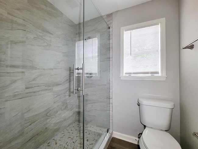 Building Photo - 405 Silver River Dr