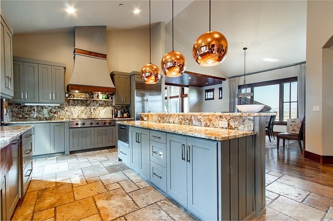 Building Photo - 5440 Cove Hollow Ln