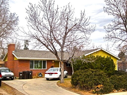 Building Photo - Updated 6 Bed 4 Bath House.  Pictures do n...