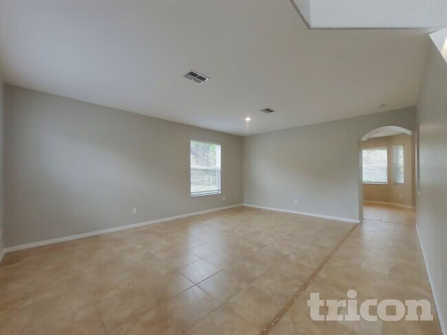 Building Photo - 10636 Deerberry Dr