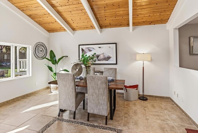 Building Photo - 18732 Afton Ave