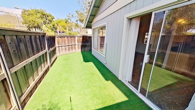 Building Photo - Spacious 3bed/2bath Goleta Condo