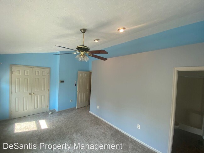 Building Photo - 3 br, 2.5 bath House - 902 Lexington Drive