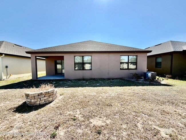 Building Photo - 388 Coyote Dr