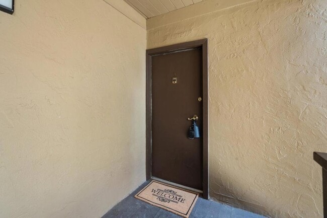 Building Photo - 280 Tradewinds Dr