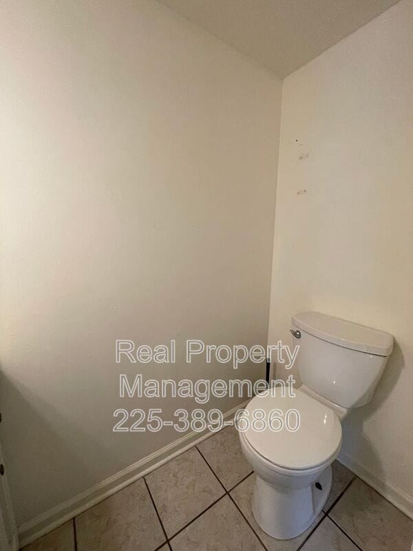 Building Photo - 9841 Siegen Ln