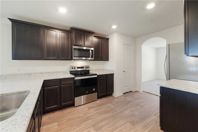 Building Photo - 18501 Quiet Range Dr