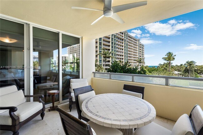 Building Photo - 445 Grand Bay Dr