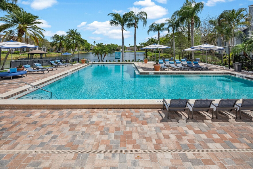 Fairways at Feather Sound 13621 Feather Sound Cir E Clearwater FL