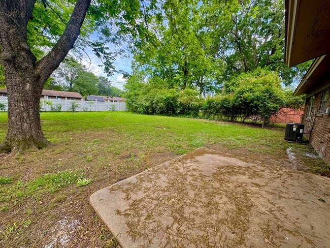Building Photo - Available Now! For Rent – Charming 3BR/2BA...