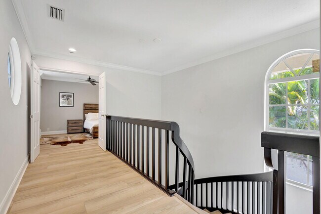 Building Photo - 11839 Pebblewood Dr