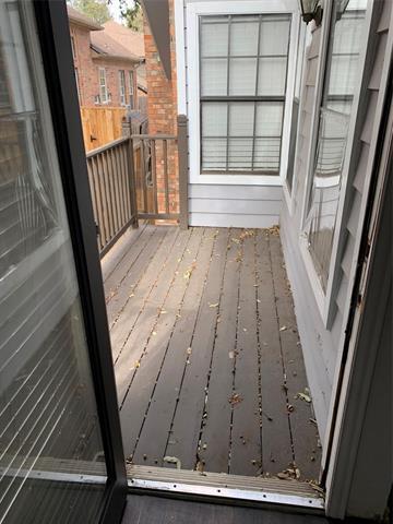 Building Photo - 400 St Durney Ct